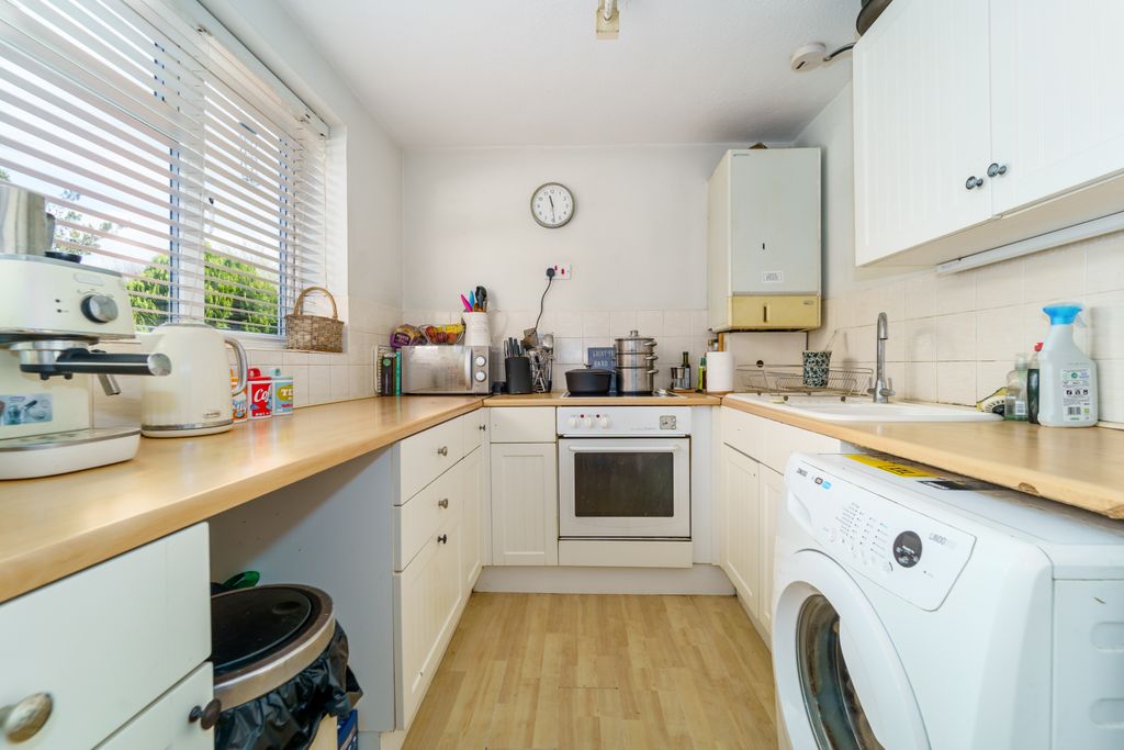 Property photo 3 of 12