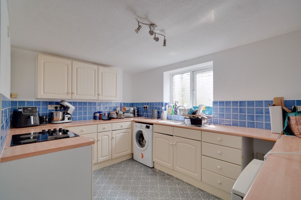 Property photo 3 of 9 4322172