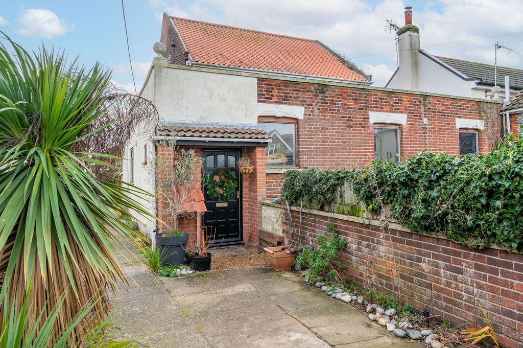 Property photo 2 of 20