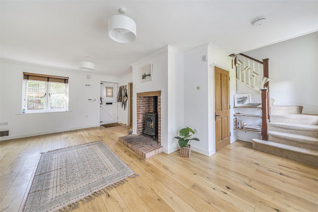 Property photo 3 of 18 Sitting Room