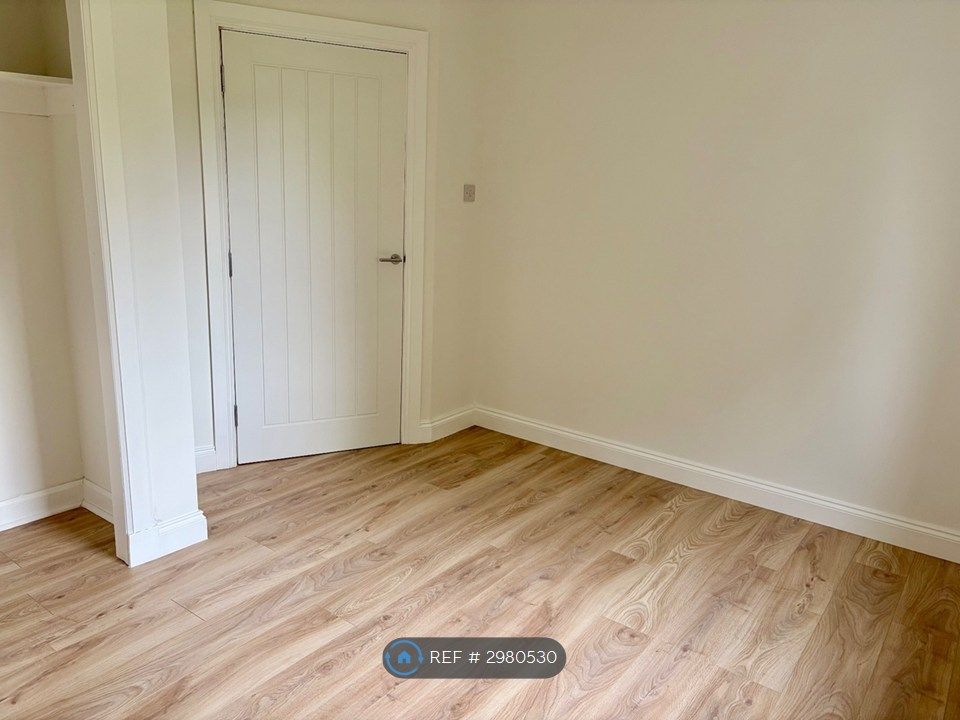 Property photo 3 of 11 Bedroom 2