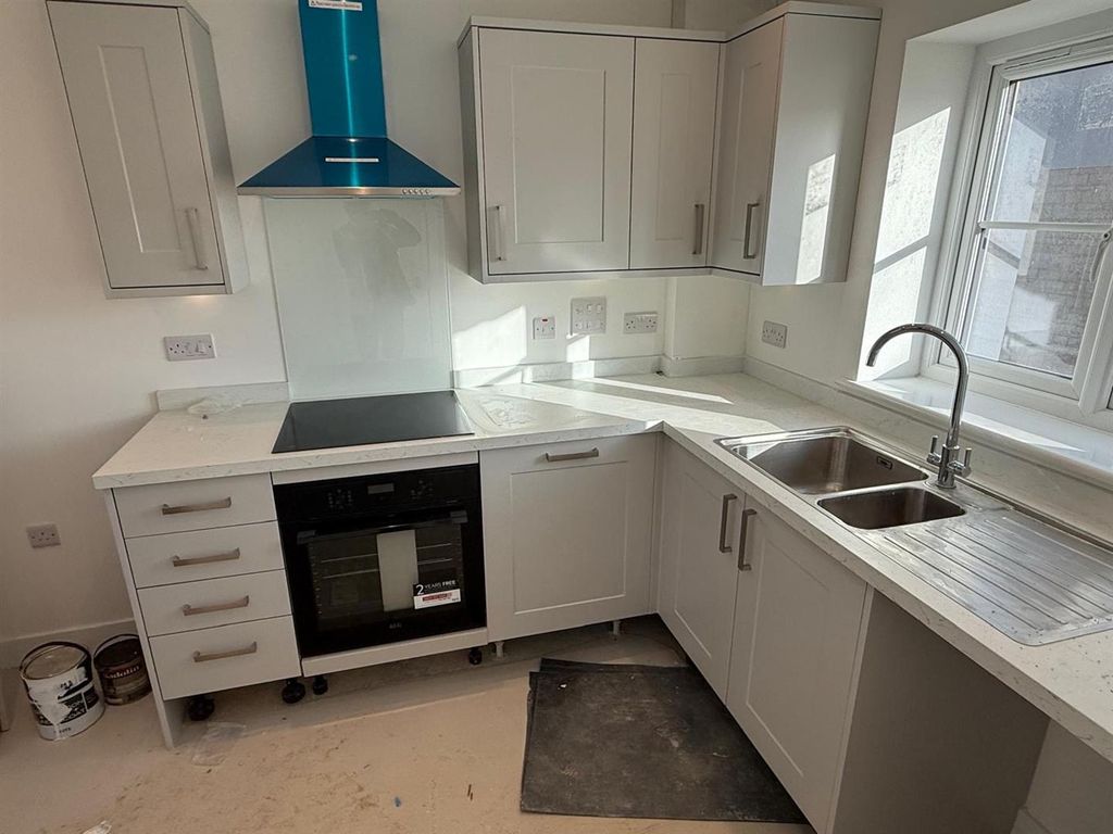 Property photo 2 of 8 Plot 362 Kitchen.Jpg