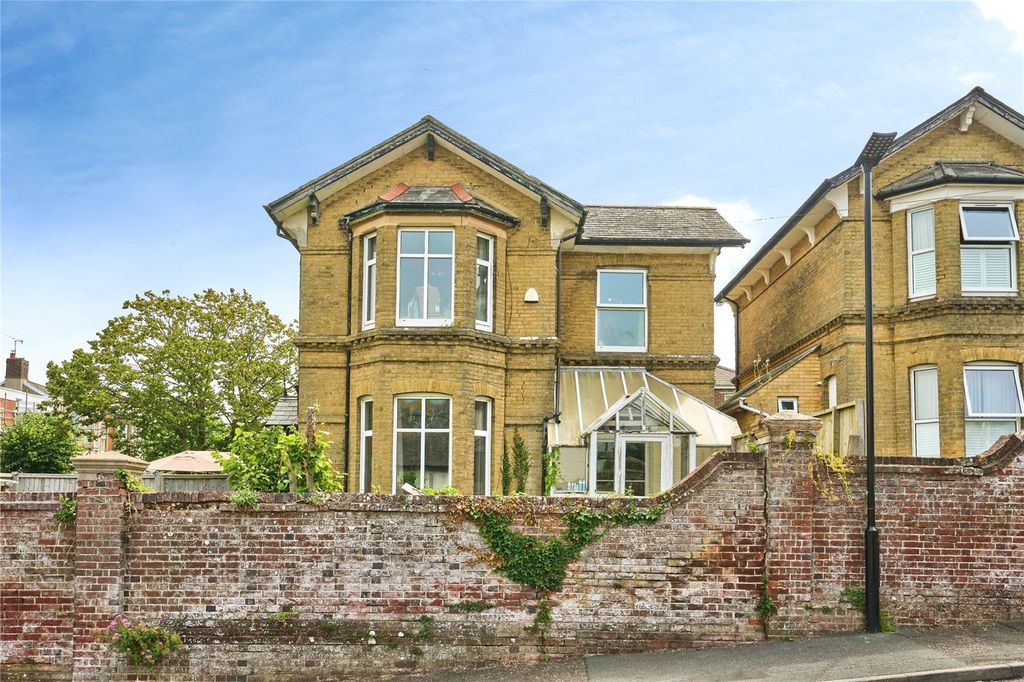 Property photo 1 of 20 Picture No. 23