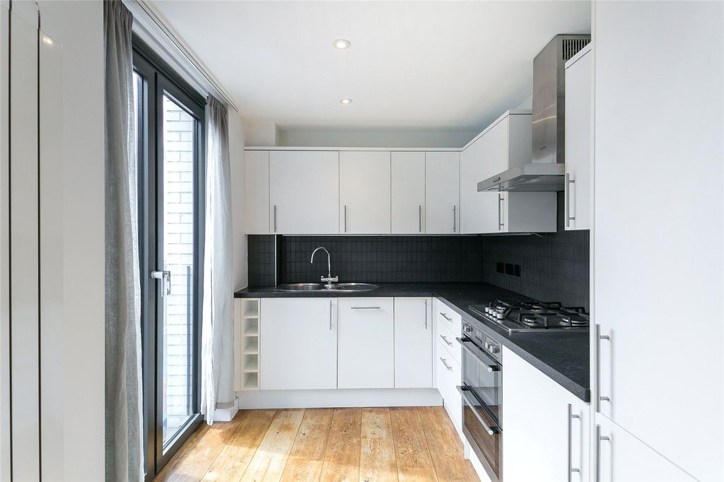 Property photo 2 of 10 Picture No. 06