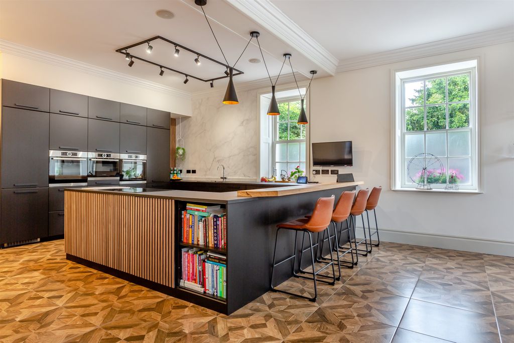 Property photo 2 of 47