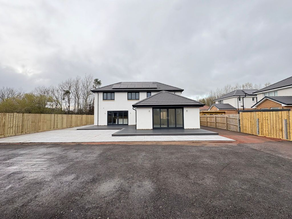 Property photo 2 of 28