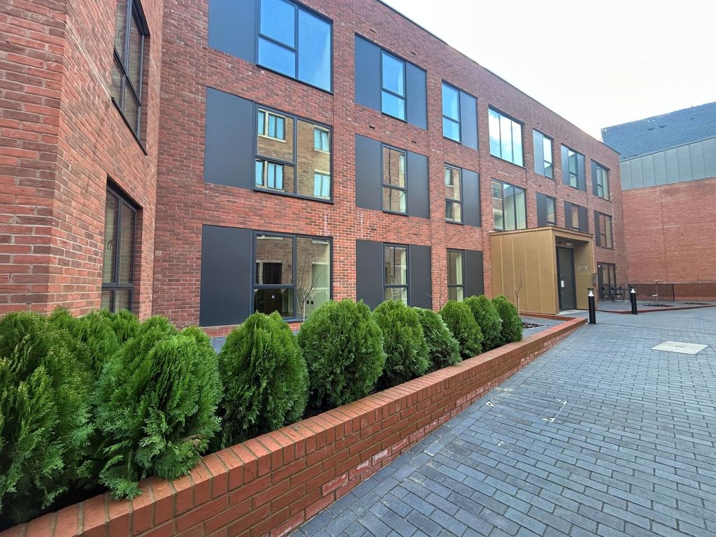 Property photo 1 of 12