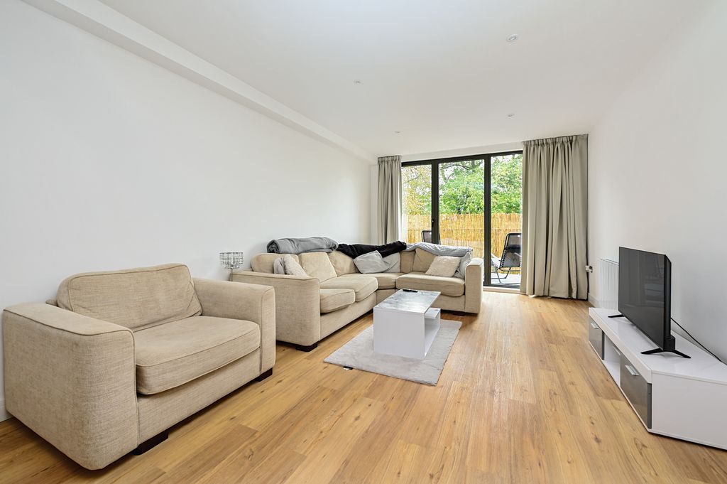 Property photo 1 of 6 Photo 6