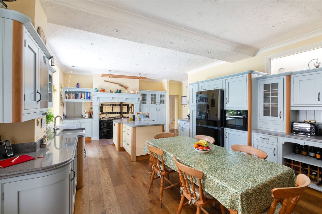 Property photo 2 of 29 Kitchen