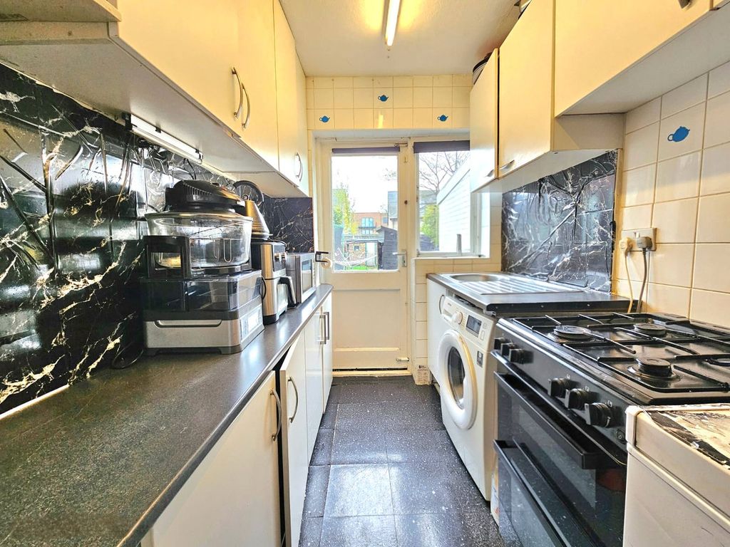 Property photo 3 of 9 Picture No. 01