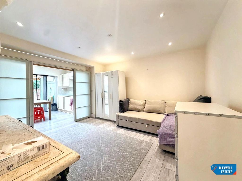 Property photo 3 of 11 Whatsapp Image 2026-06-15 At 16.17.55.Jpg