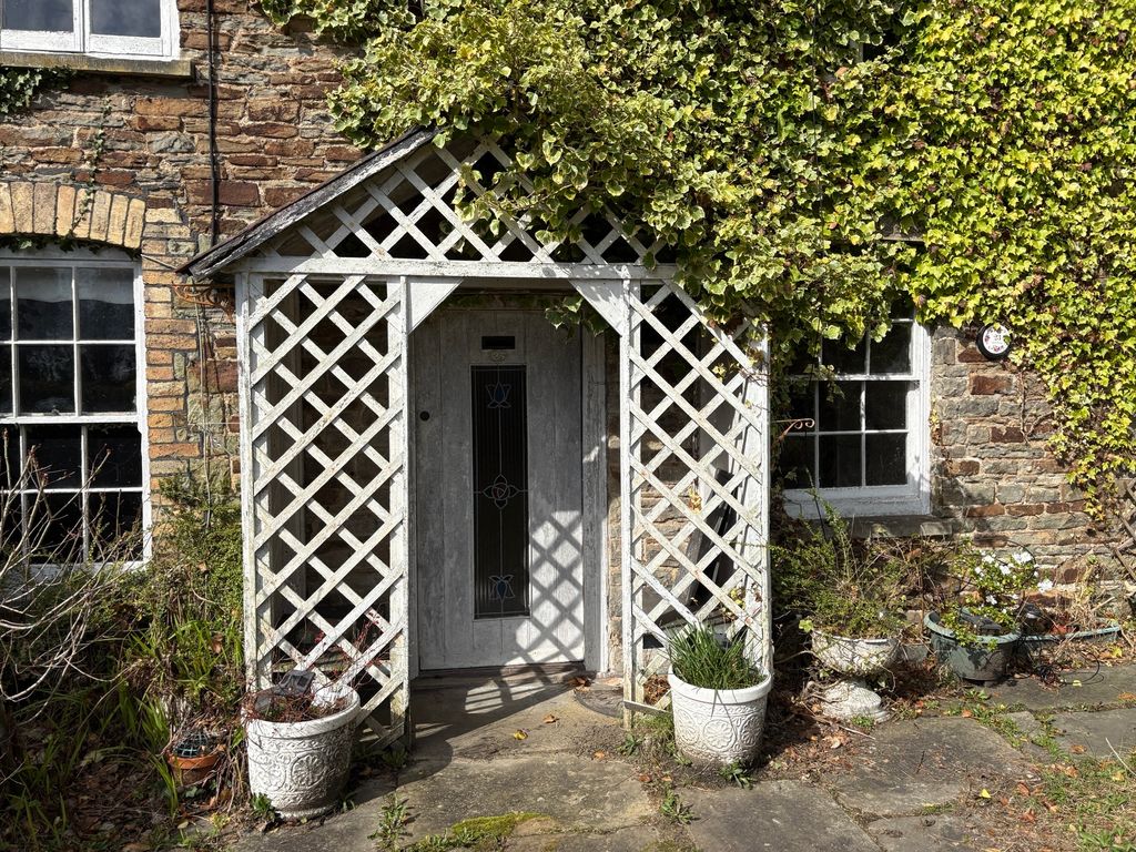 Property photo 2 of 24