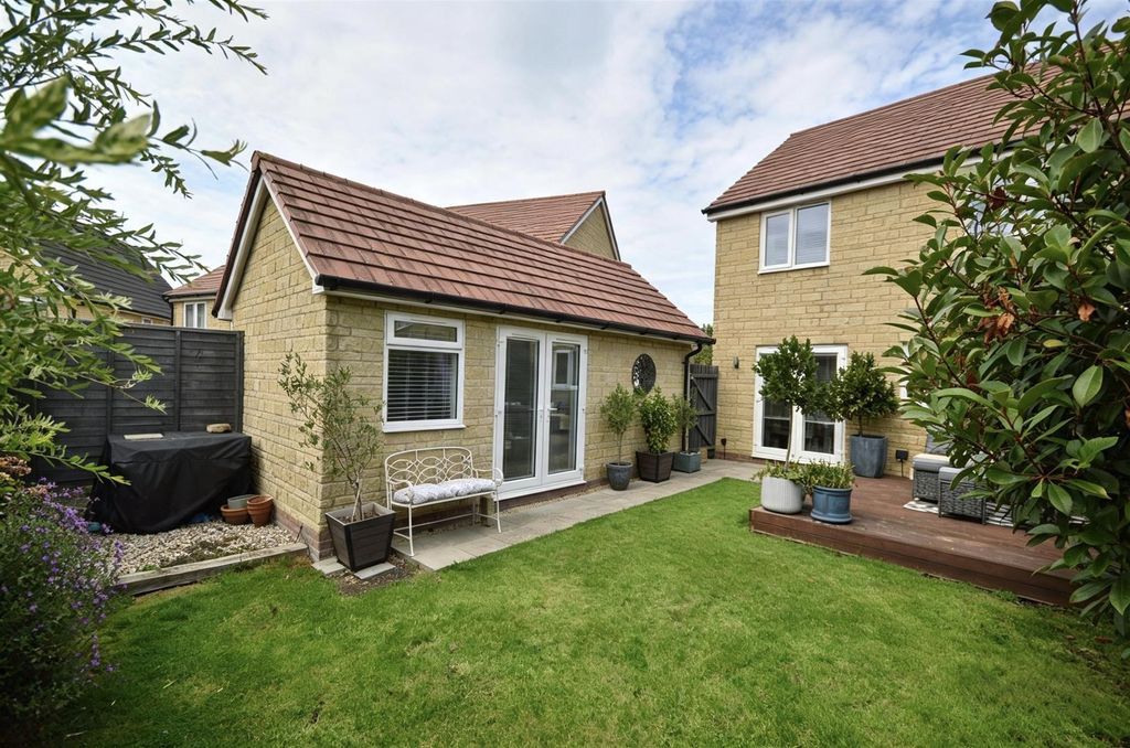 Property photo 3 of 21 Rear Garden