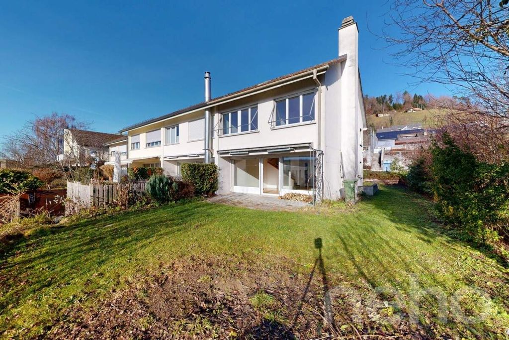 Property photo 2 of 12