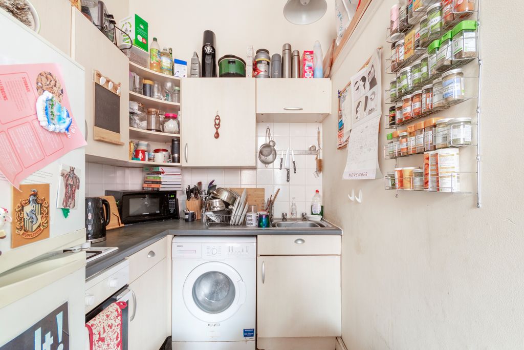 Property photo 2 of 5 Kitchen