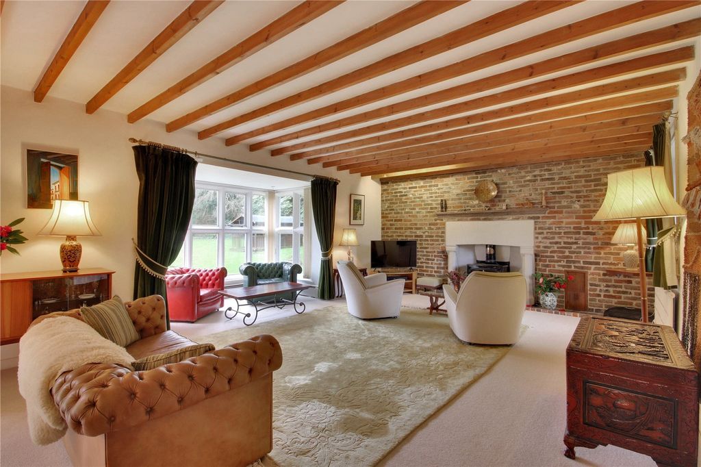 Property photo 3 of 20 Sitting Room