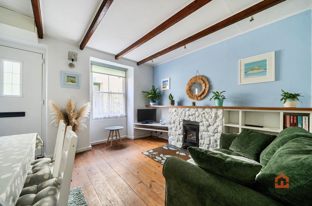 Property photo 2 of 12