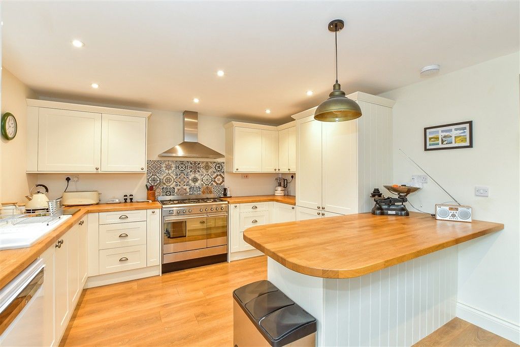 Property photo 2 of 13 Kitchen