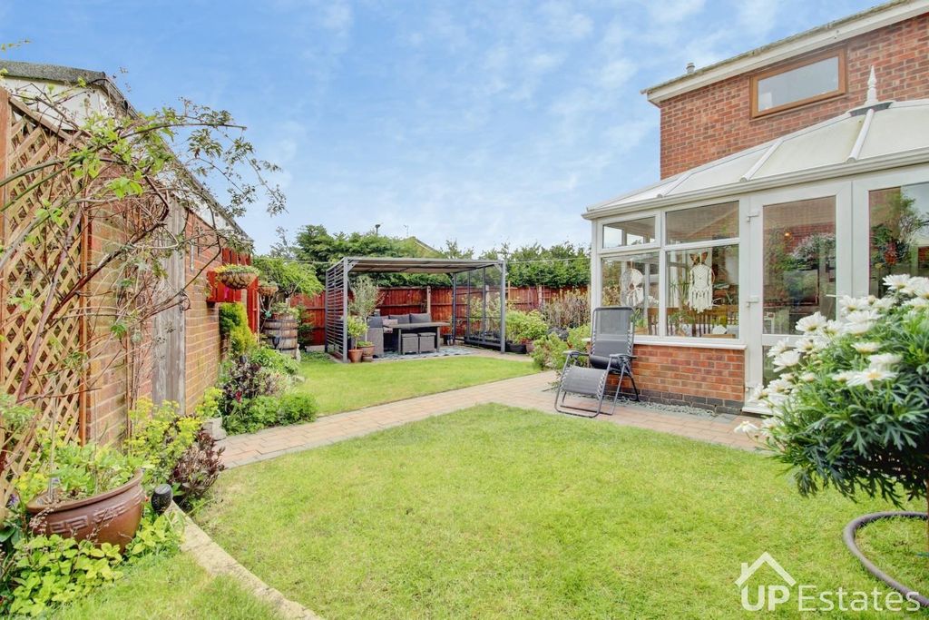 Property photo 2 of 35