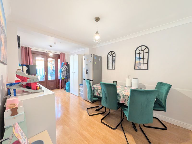 Property photo 3 of 19 Dining Room