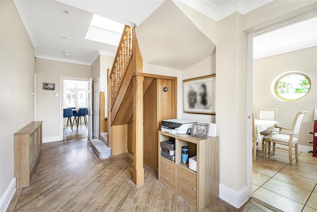 Property photo 2 of 42