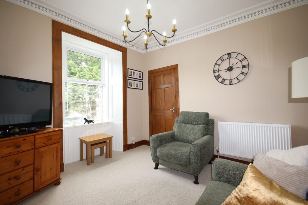 Property photo 3 of 12