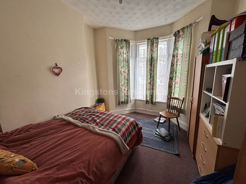 Property photo 3 of 12