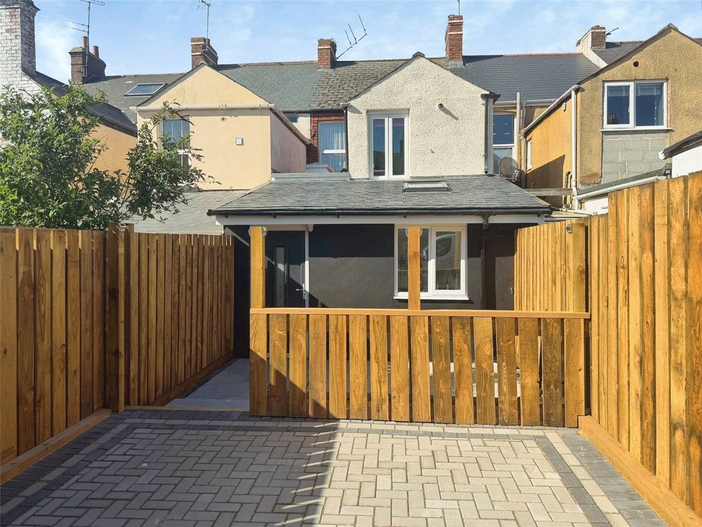 Property photo 1 of 10 Front