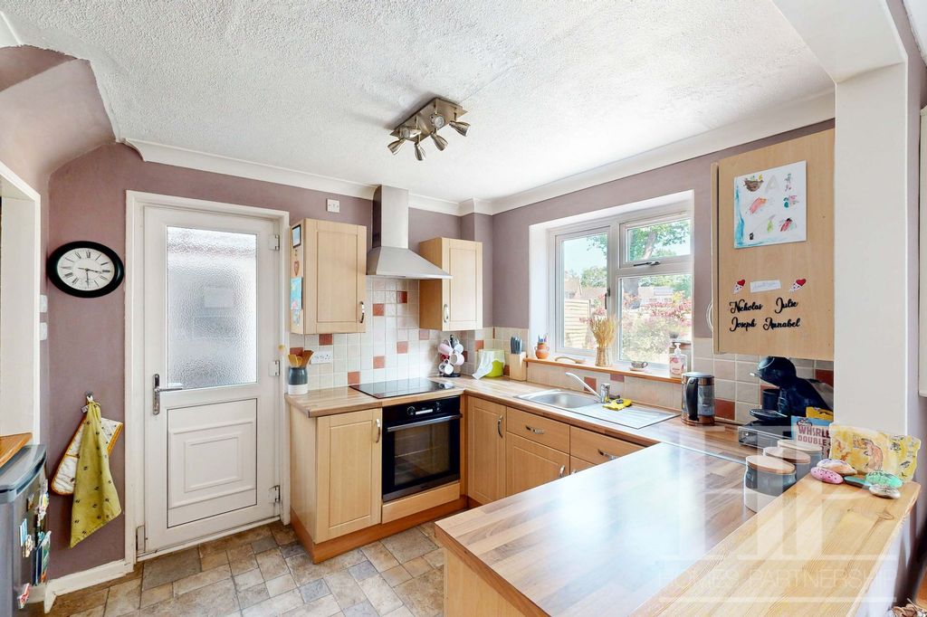 Property photo 3 of 17