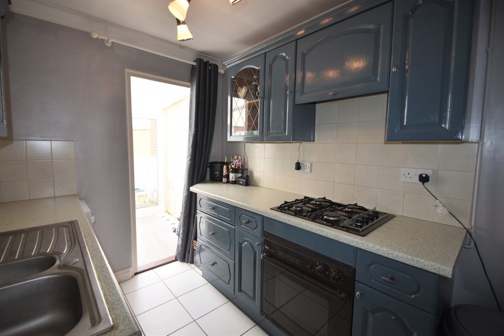 Property photo 3 of 10 Photo 02