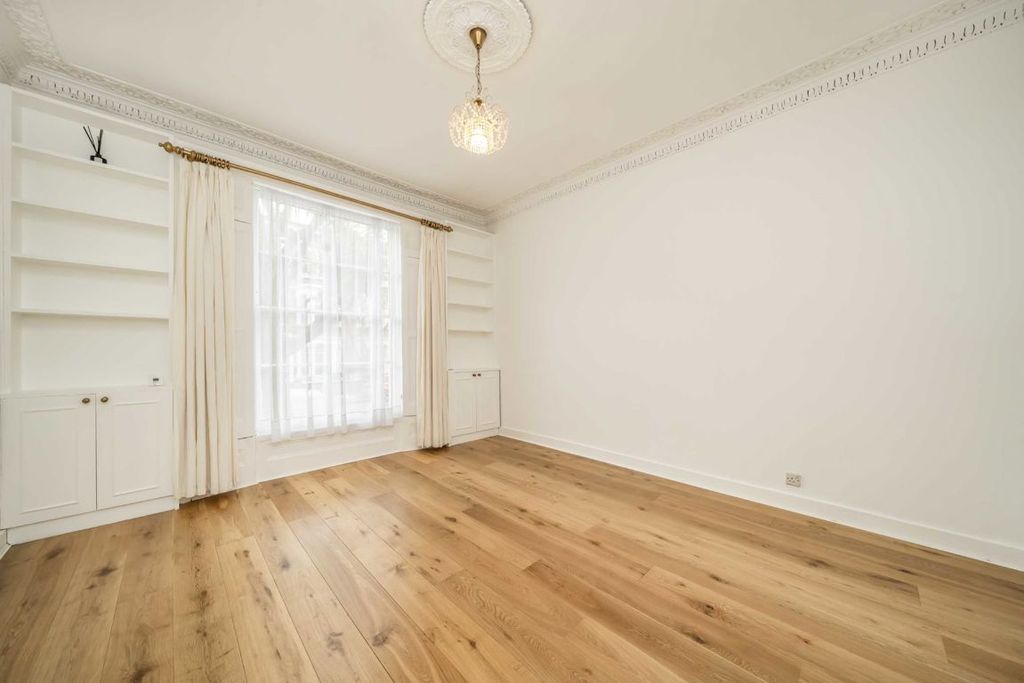 Property photo 2 of 5