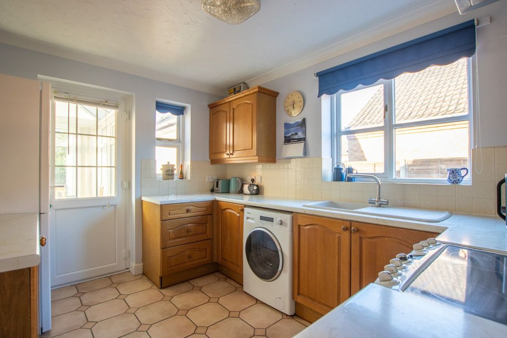 Property photo 3 of 16 4161927