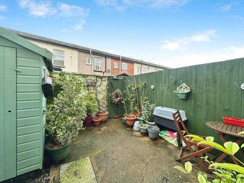 Property photo 2 of 17 Garden