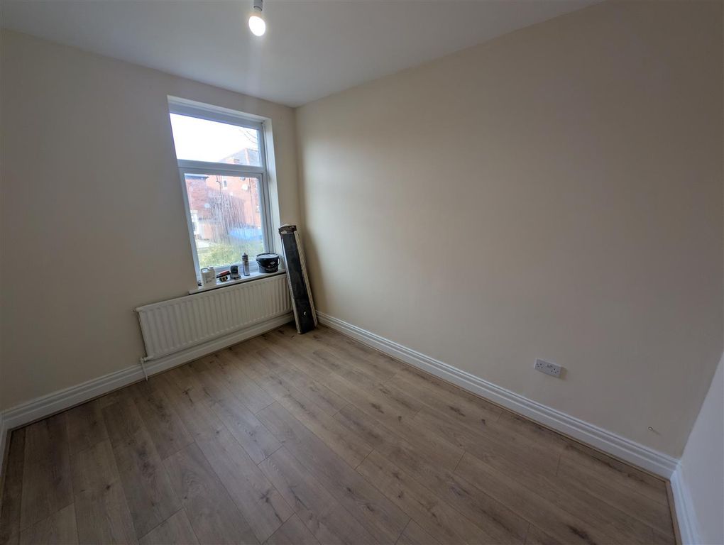 Property photo 3 of 7 Bedroom One