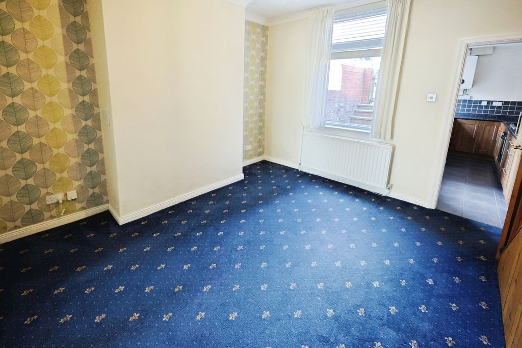 Property photo 3 of 11 Pbox-Img.Jpg