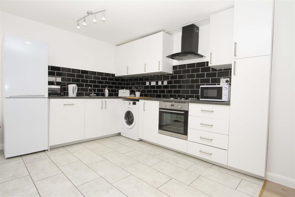 Property photo 2 of 13 Kitchen