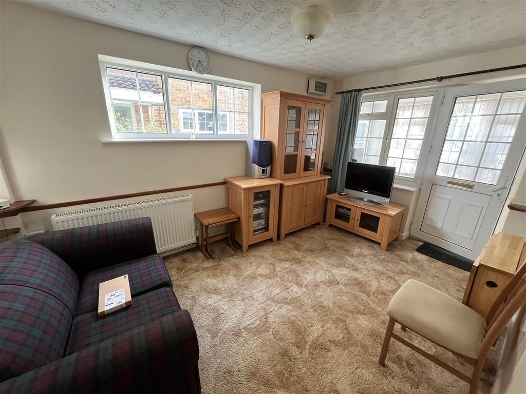 Property photo 3 of 8 Living Room