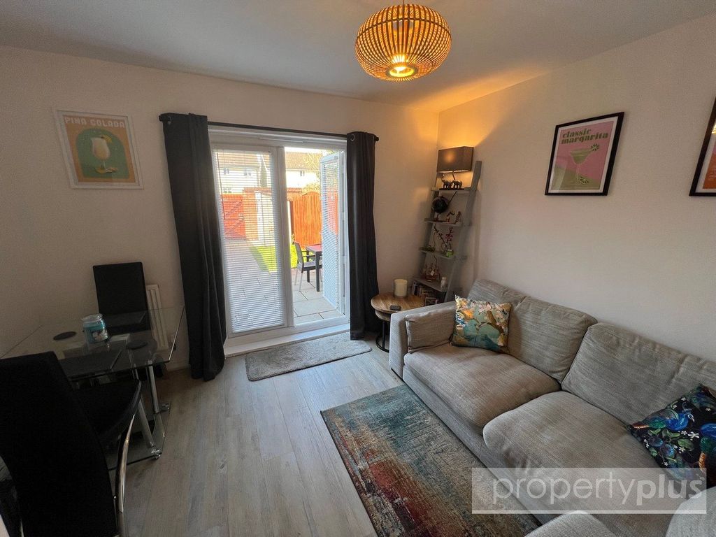 Property photo 2 of 15 Picture No. 12