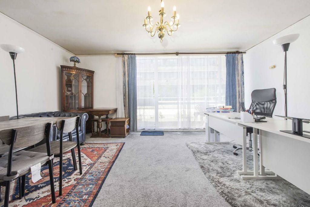 Property photo 2 of 6