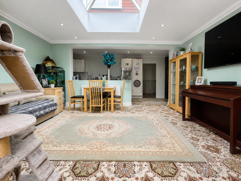 Property photo 3 of 12 9F593F36-6F54-4C6C-Bfa0-9Fa25593F83F