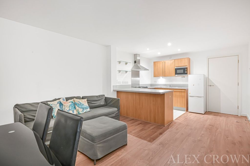 Property photo 3 of 7