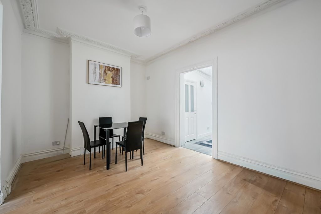 Property photo 3 of 9 Picture 3