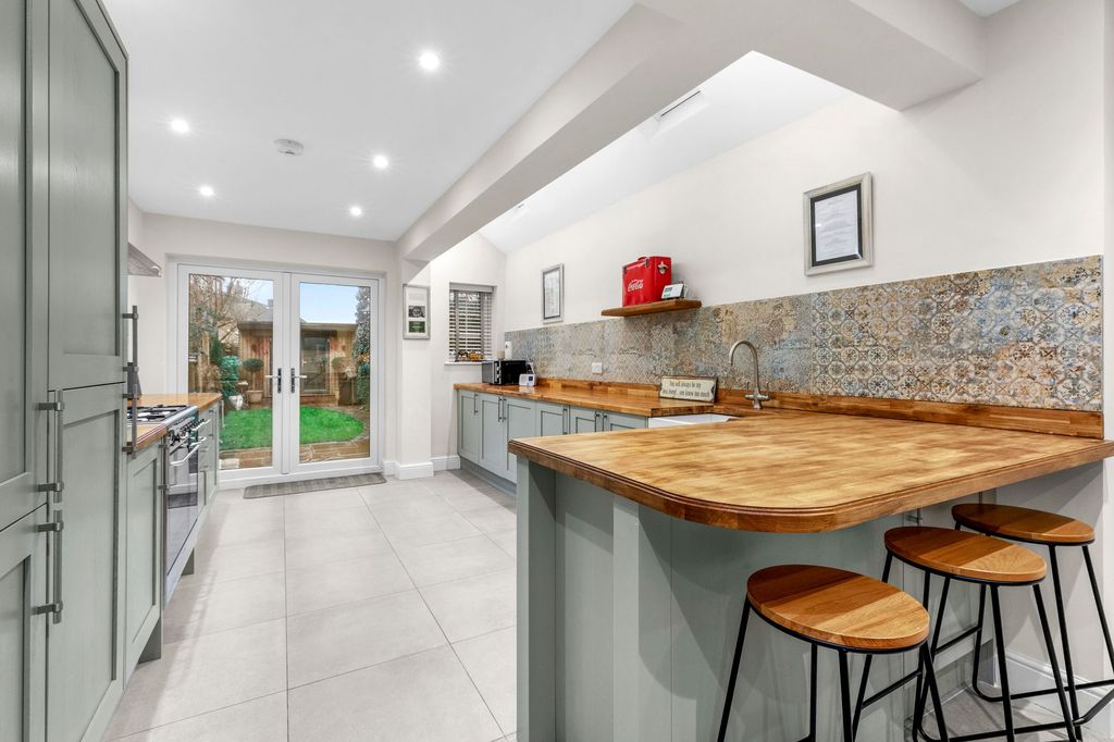 Property photo 2 of 13