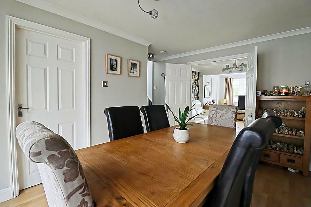 Property photo 3 of 17 Photo 8