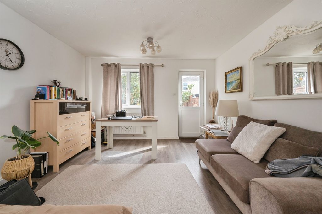 Property photo 2 of 16