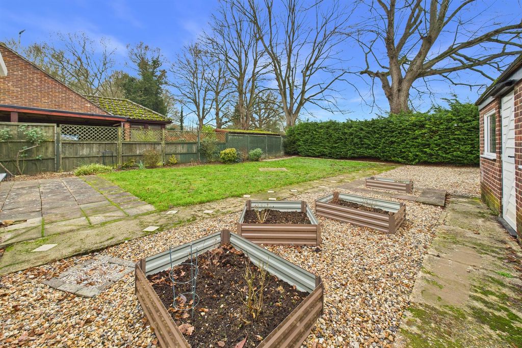 Property photo 3 of 24 Garden