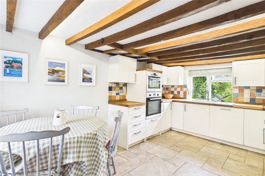 Property photo 2 of 17 Picture No. 01