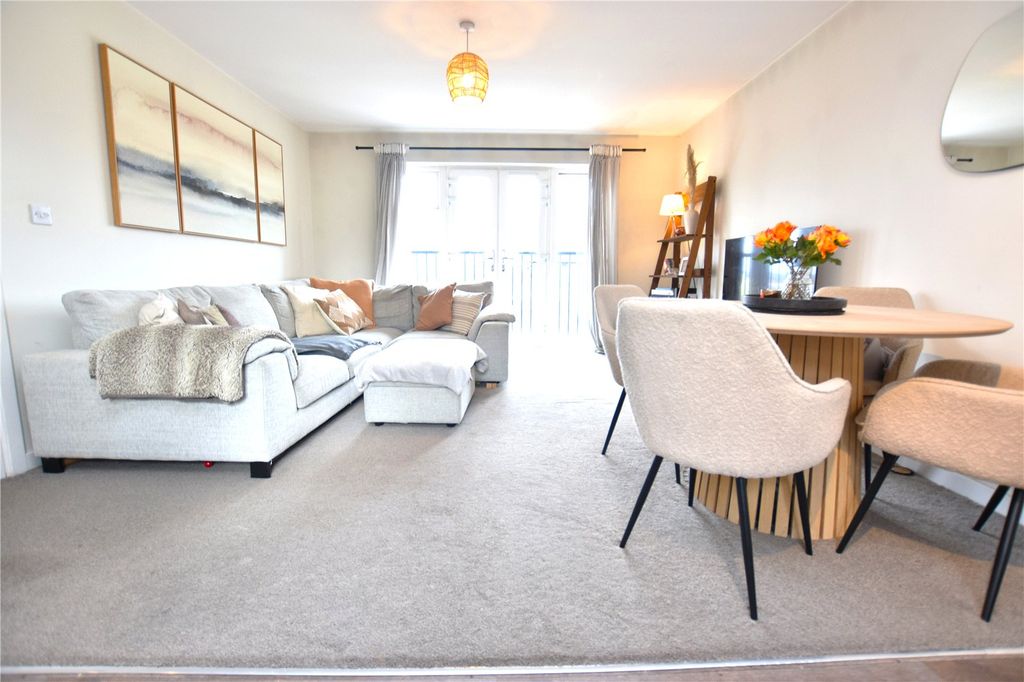 Property photo 2 of 14 Picture No. 31