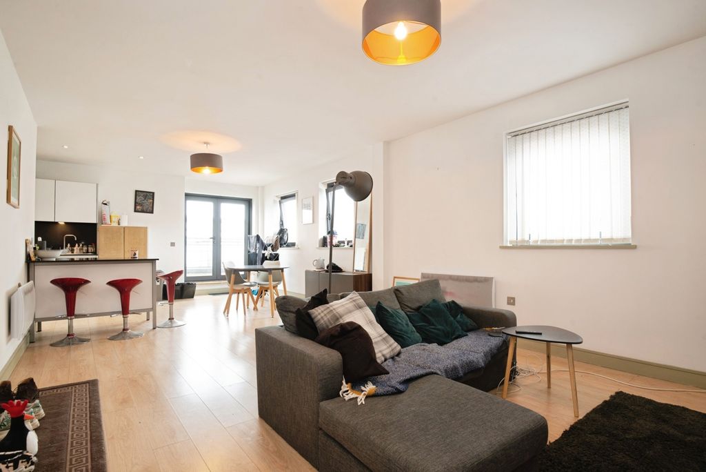 Property photo 1 of 14 Living Space
