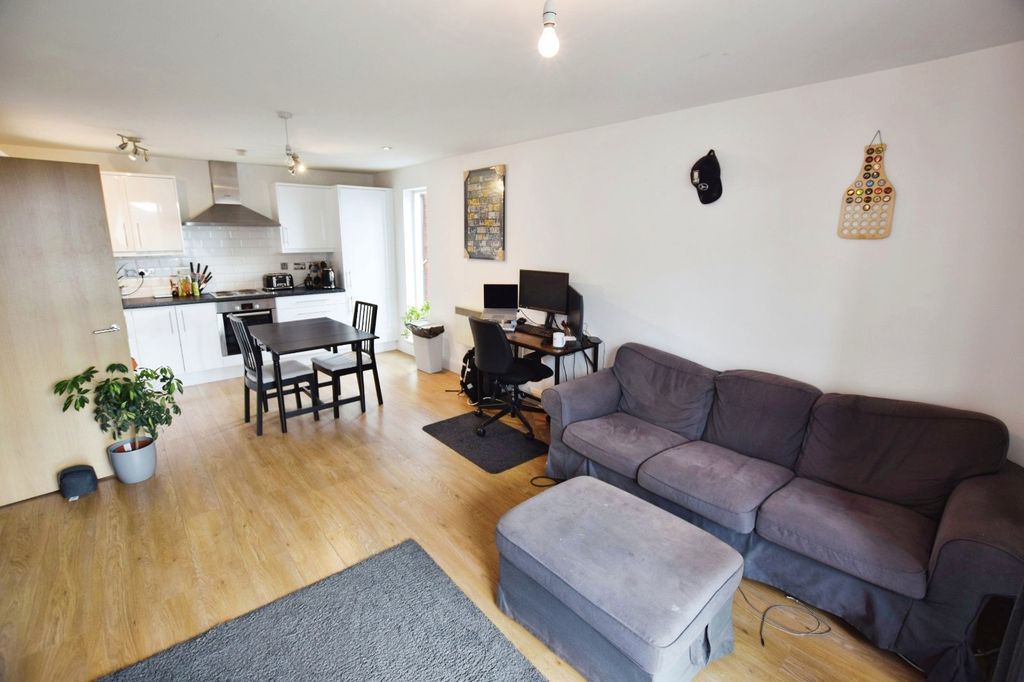 Property photo 2 of 12 Picture No. 13
